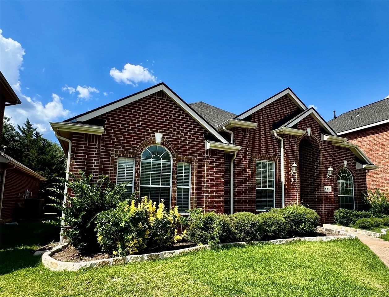 644 Forest Hill Dr - Photo 3 of 24
