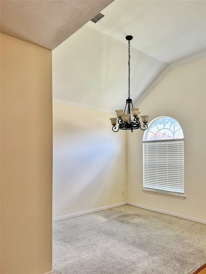 644 Forest Hill Dr - Photo 4 of 24