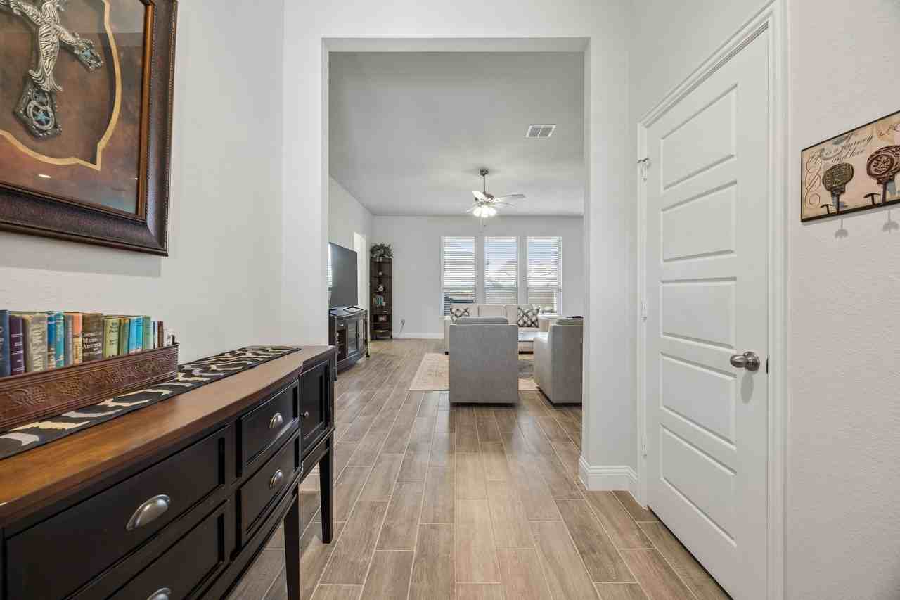 1009 Moss Grove Trl - Photo 3 of 29