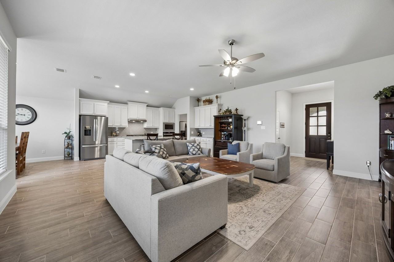 1009 Moss Grove Trl - Photo 5 of 29