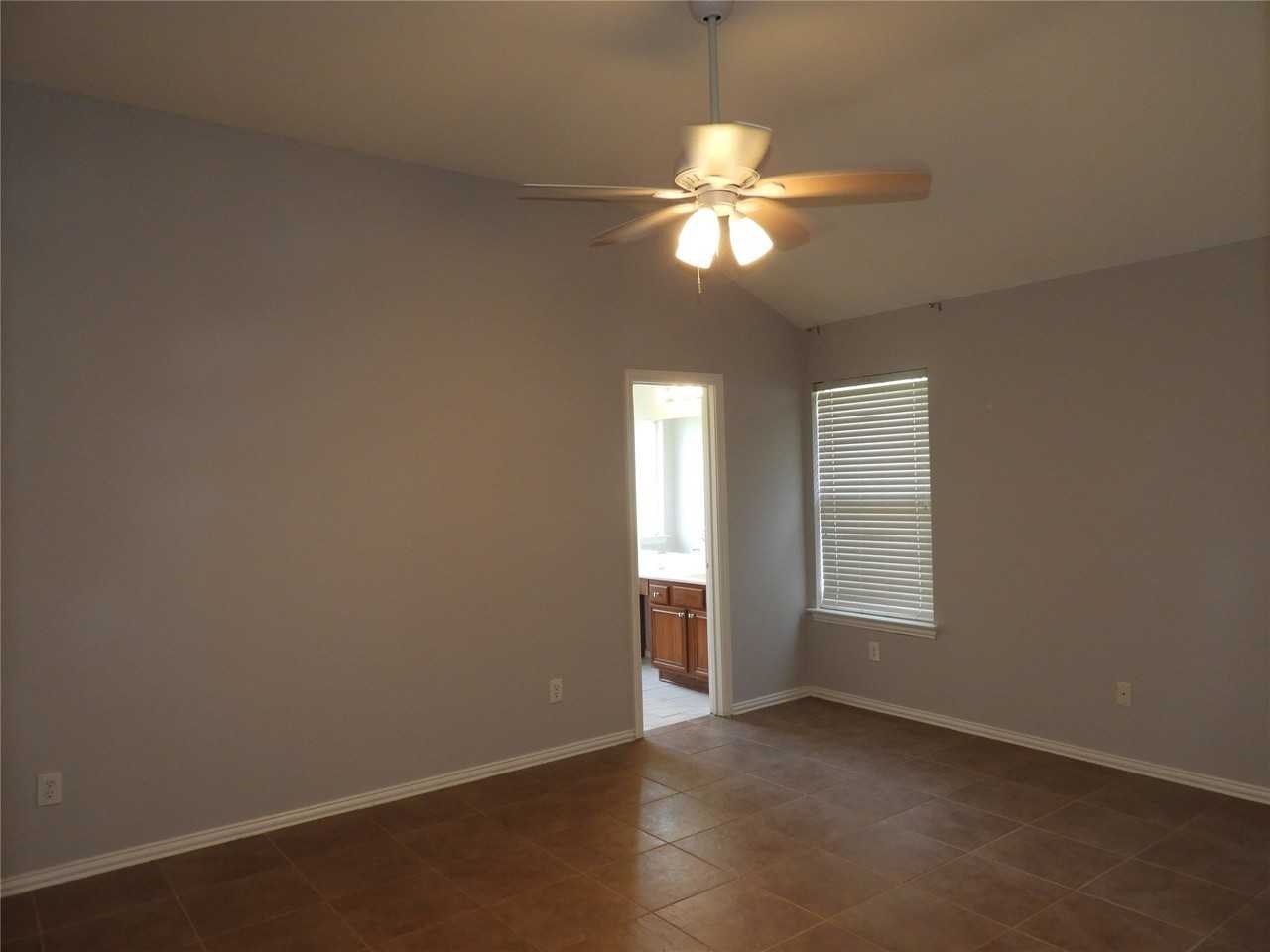 4705 Brookridge Ave - Photo 5 of 14