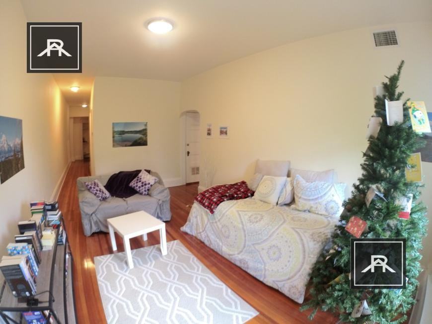 1461 Beacon St - Photo 5 of 10