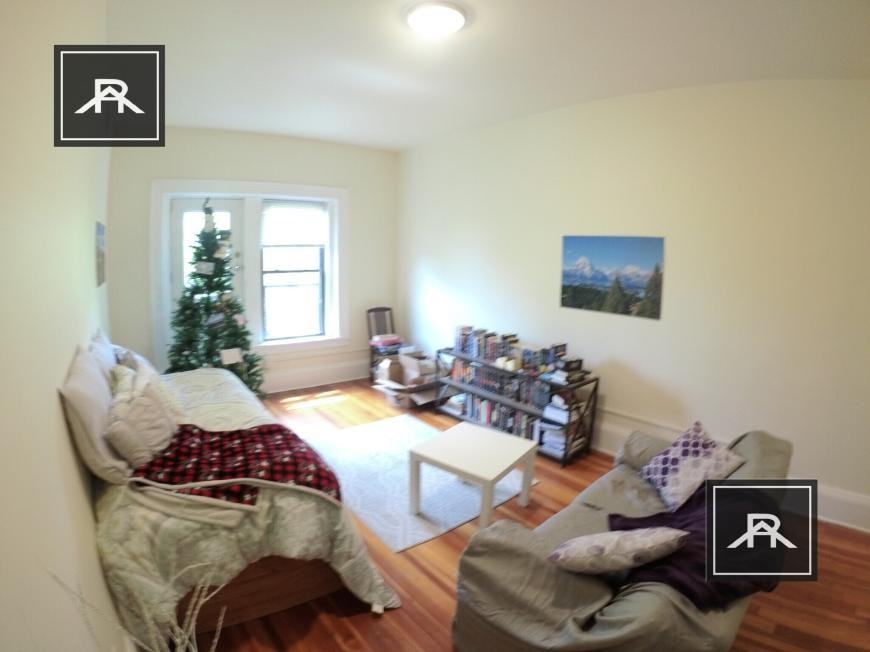 1461 Beacon St - Photo 7 of 10