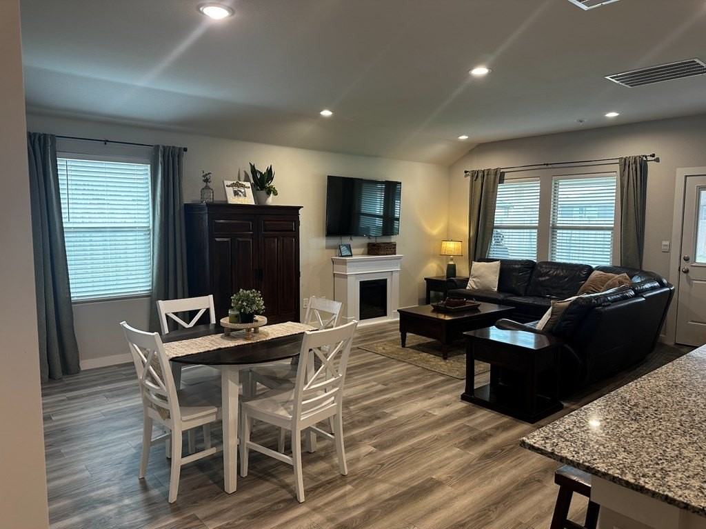 7611 Orange Blossom Rd - Photo 4 of 11