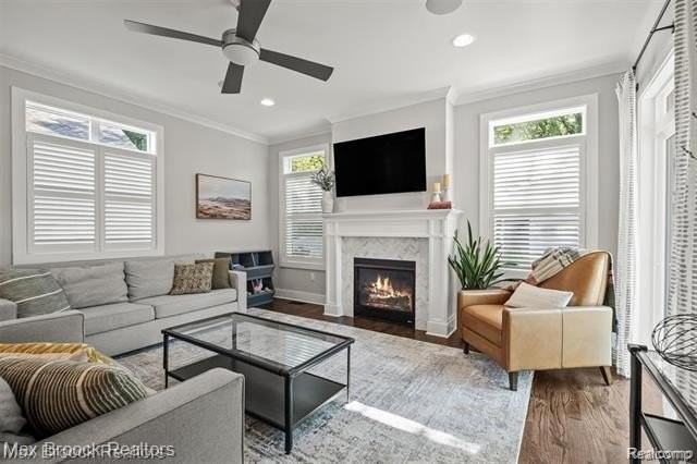 402 N Alexander Ave - Photo 2 of 39