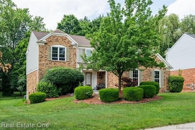 1141 Sandy Ridge Dr - Photo 2 of 9