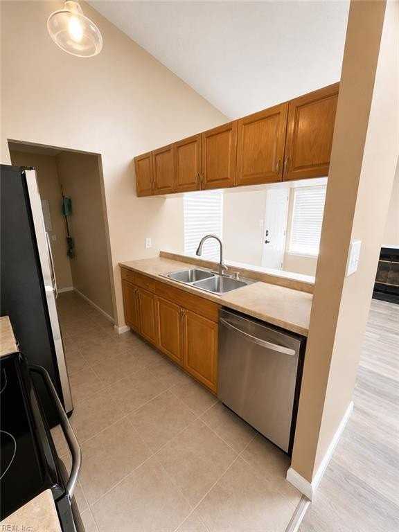 5630 Summit Arch #202 - Photo 5 of 9