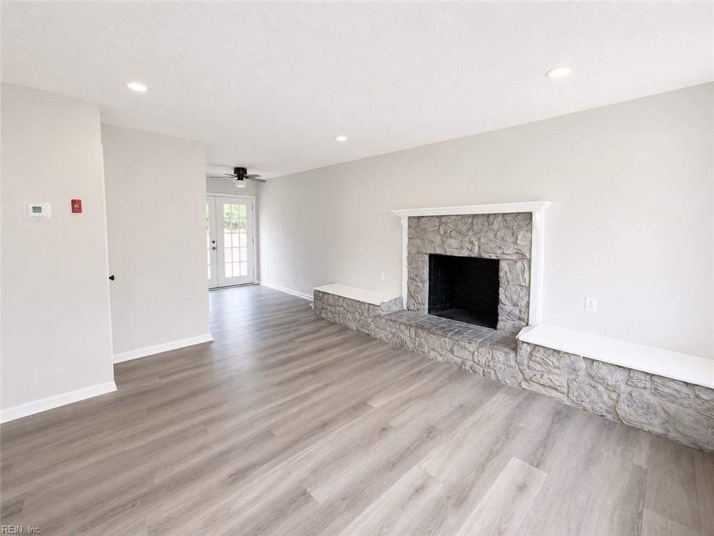 405 Institute Dr - Photo 2 of 9