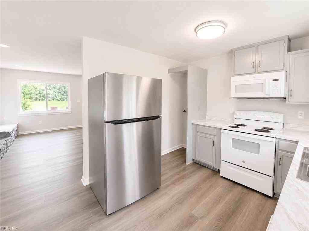 405 Institute Dr - Photo 5 of 9