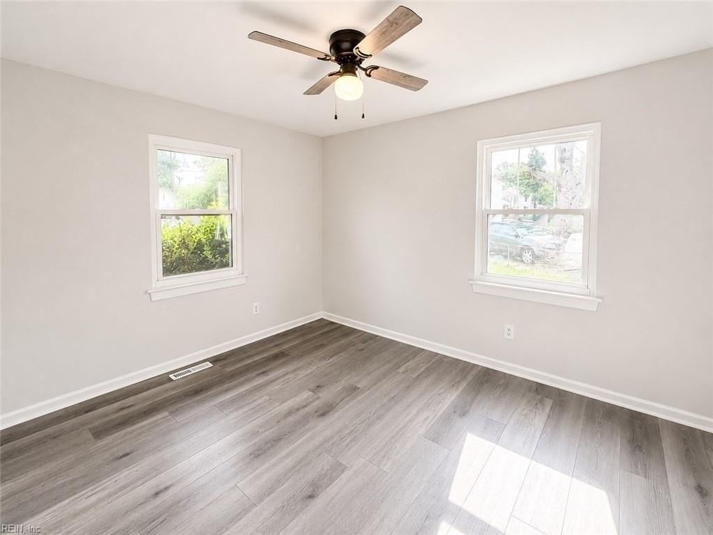 405 Institute Dr - Photo 6 of 9