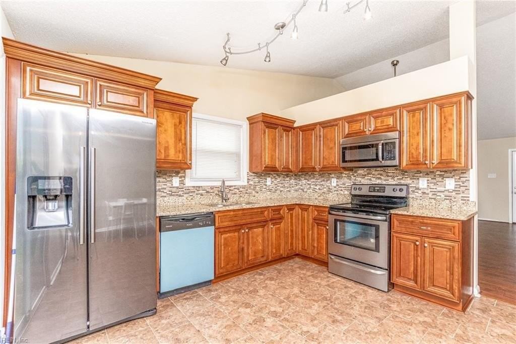 3864 Meadowbrook Ct - Photo 6 of 33