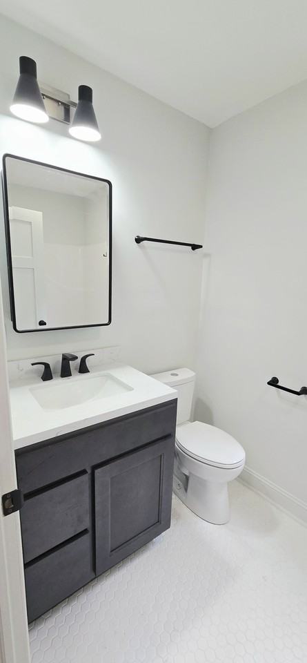 914 W 3rd St #1 - Photo 3 of 11