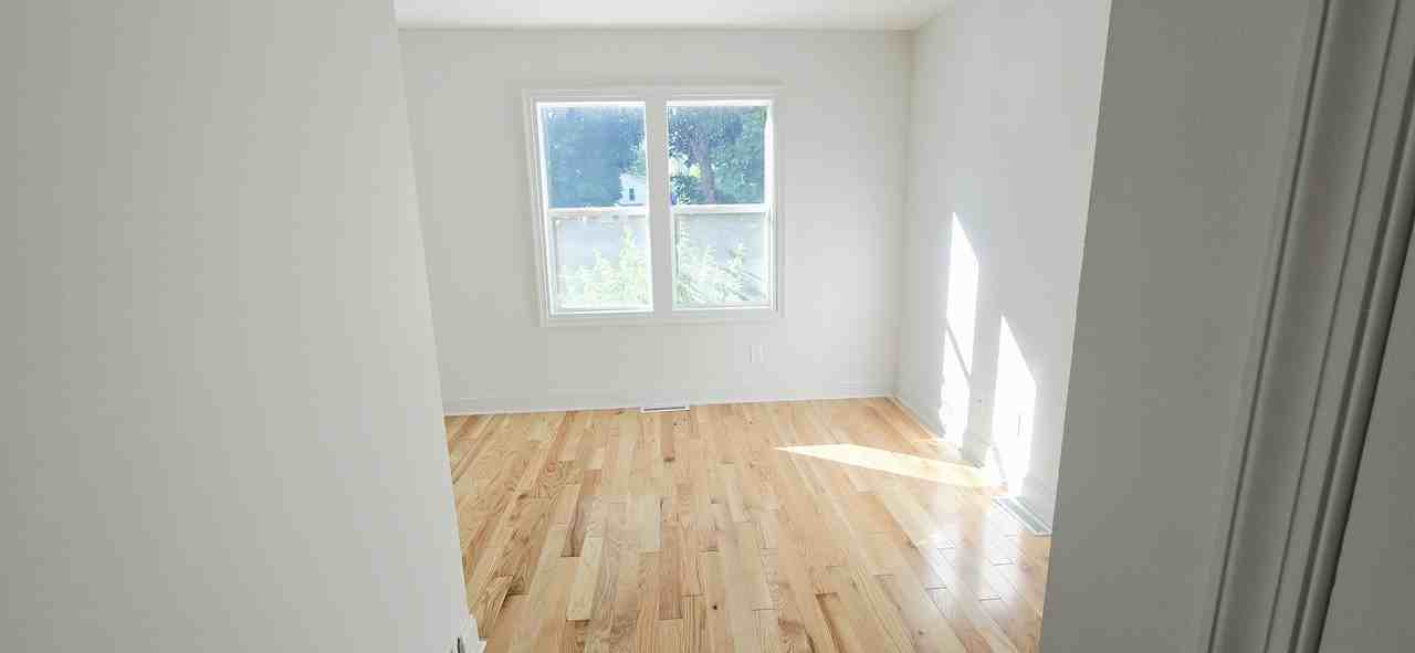 914 W 3rd St #1 - Photo 5 of 11