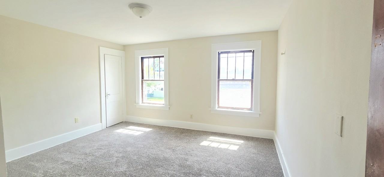 3110 Peach St #1 - Photo 3 of 8