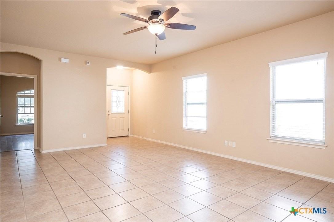 433 Stonebrook Dr - Photo 6 of 43