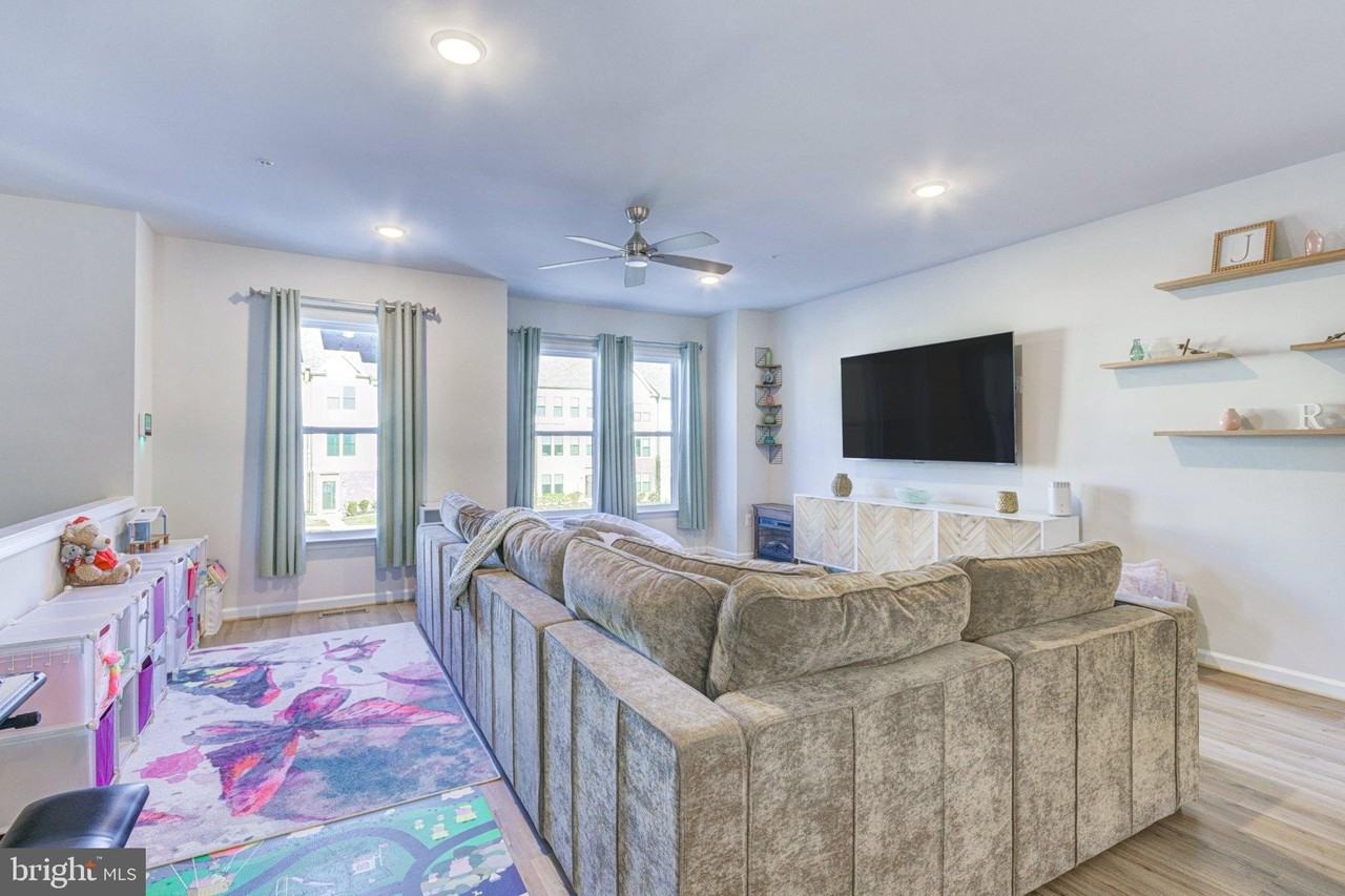 3344 Watershed Blvd - Photo 2 of 23