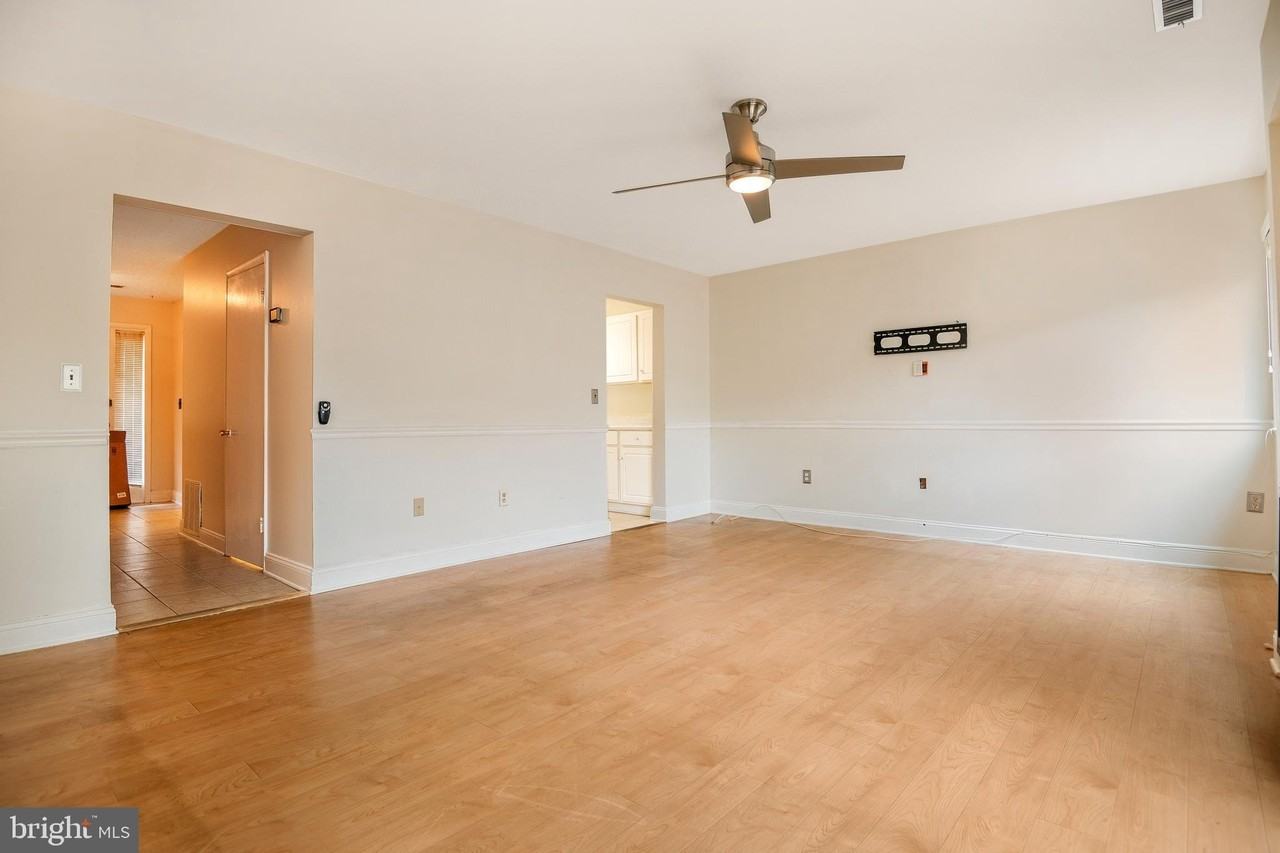 1055 Cedar Ridge Ct - Photo 6 of 13