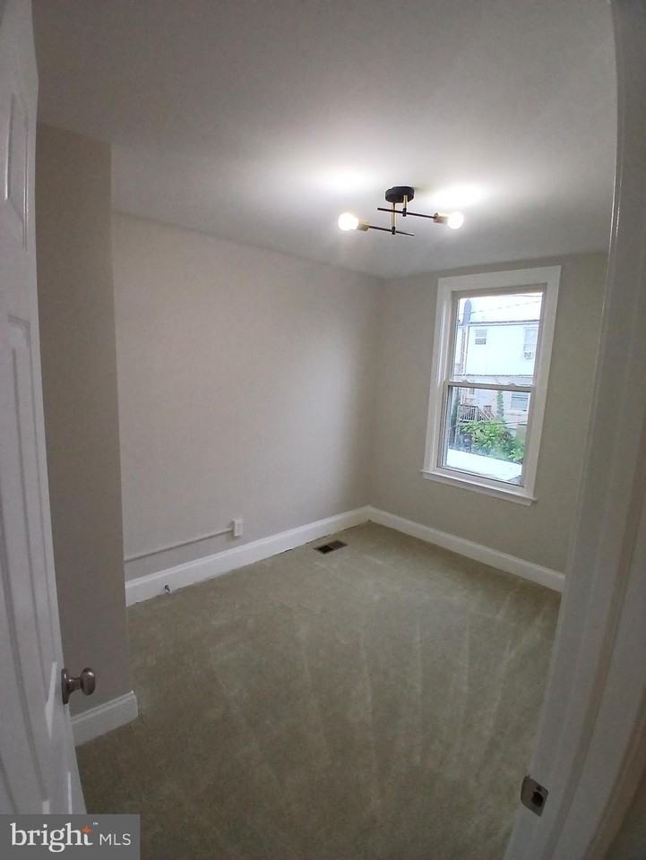 3323 Elmley Ave - Photo 4 of 6