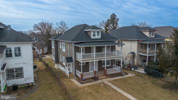 featured image of 4103 Barrington Rd #2
