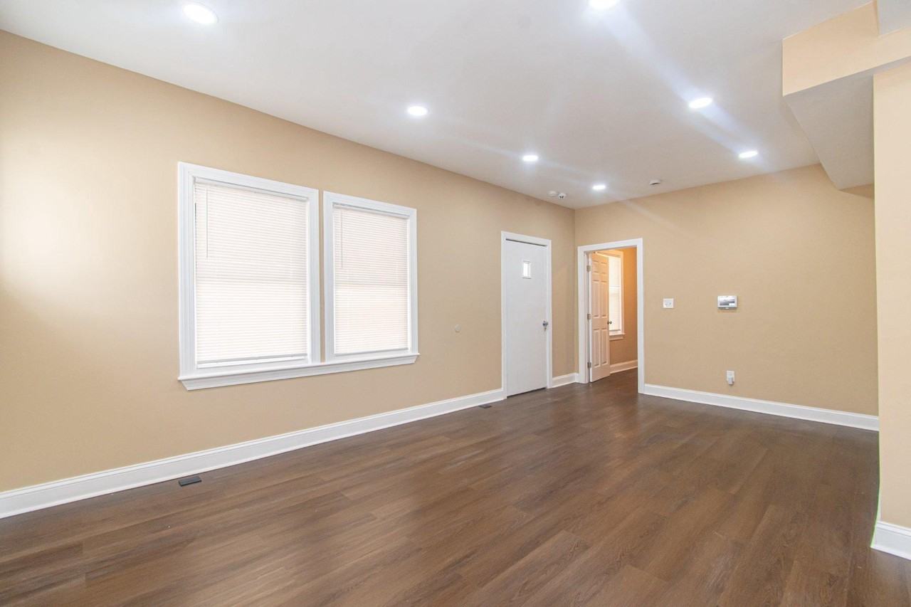 4103 Barrington Rd #2 - Photo 7 of 23