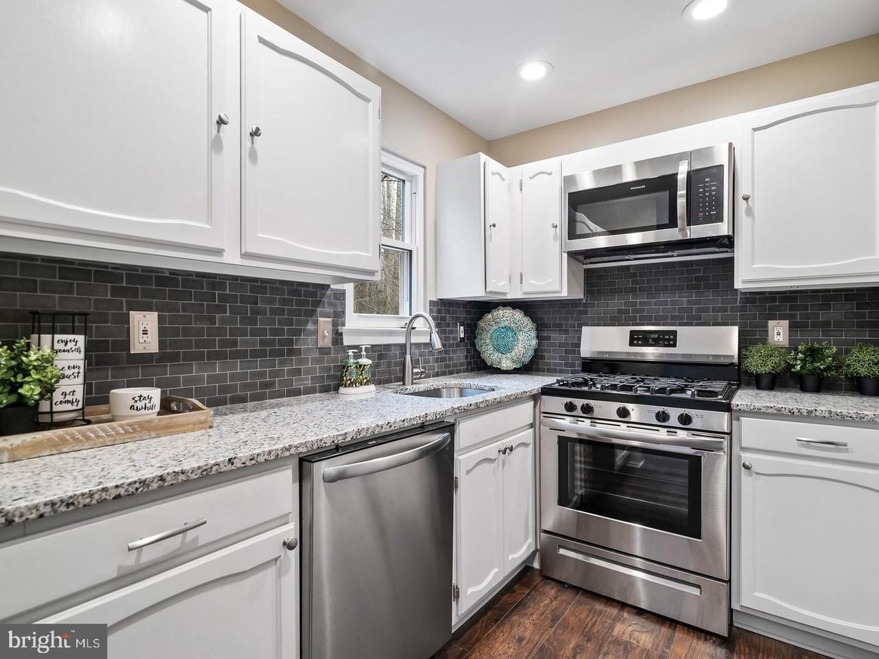 1318 Alderton Ln - Photo 2 of 4