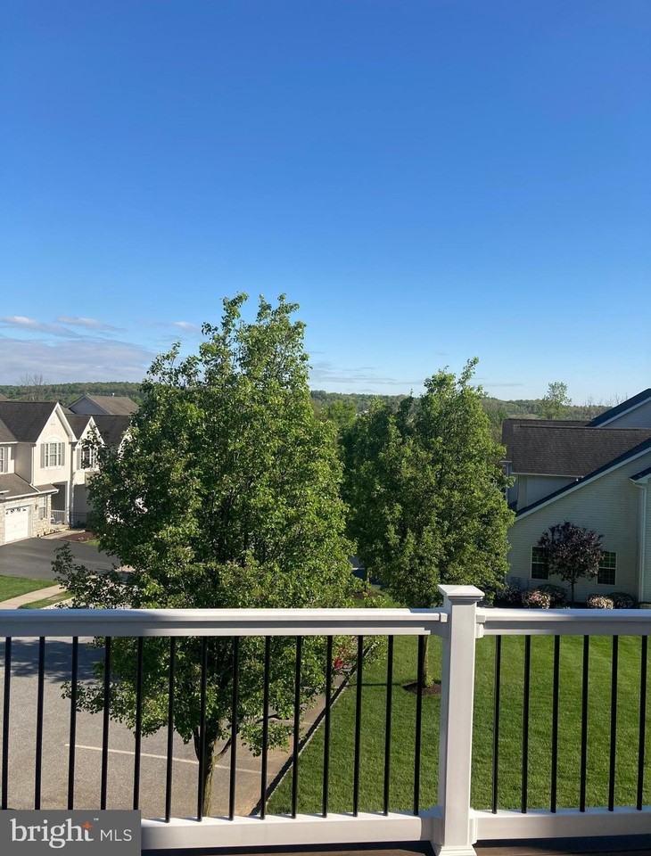 118 Madison Way - Photo 4 of 35