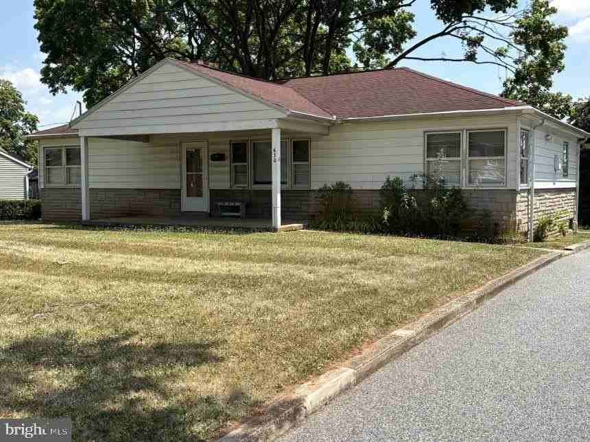 630 Vine St - Photo 2 of 18