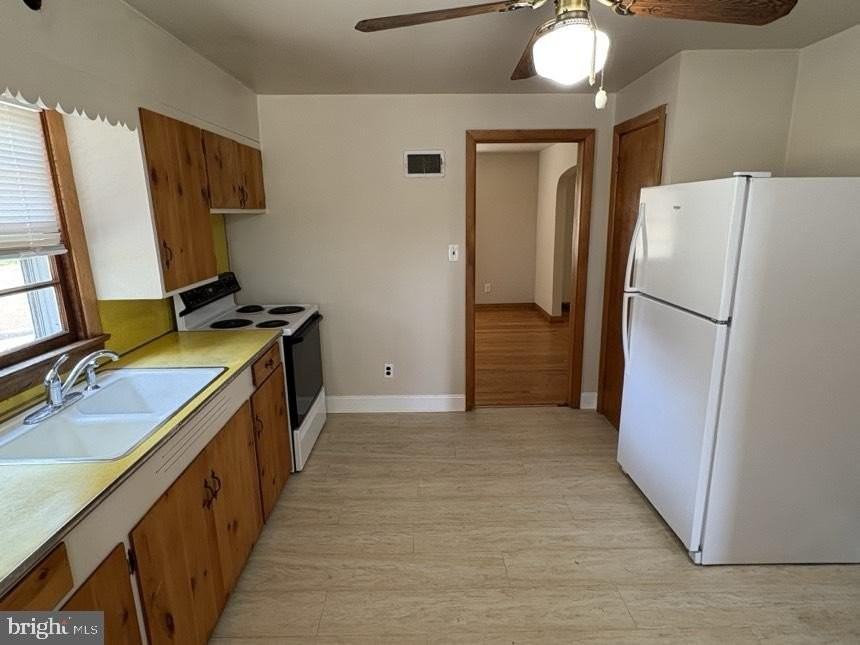 630 Vine St - Photo 3 of 18