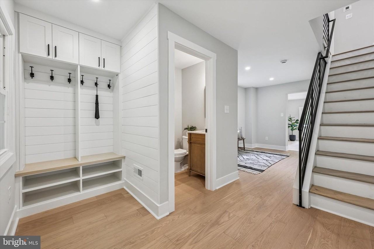 218 Biddulph Rd - Photo 3 of 50