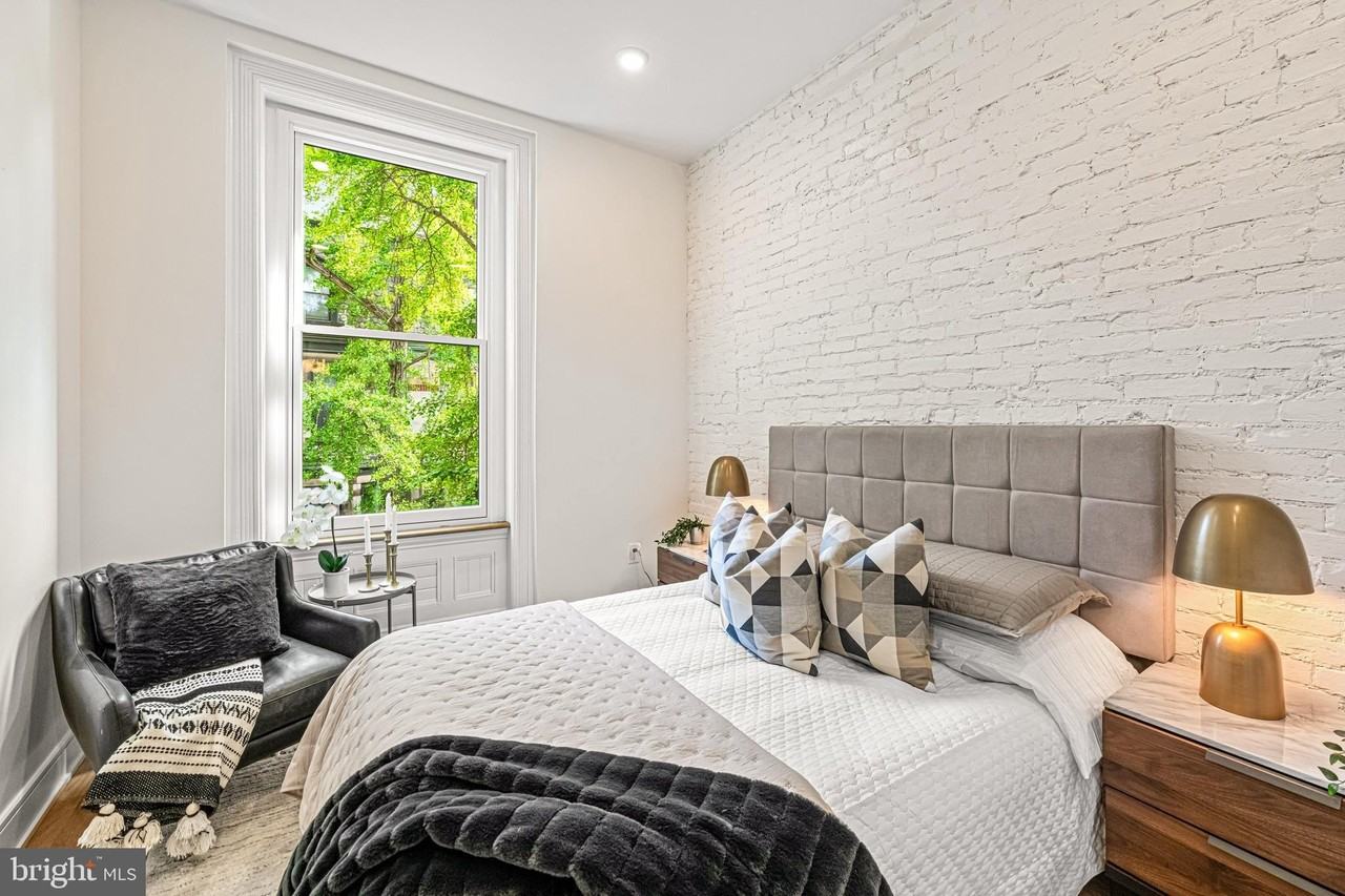 2319 Delancey Pl #3F - Photo 4 of 10