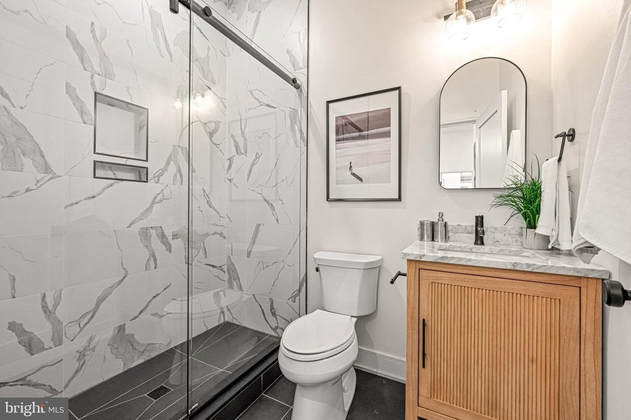 2319 Delancey Pl #3F - Photo 7 of 10