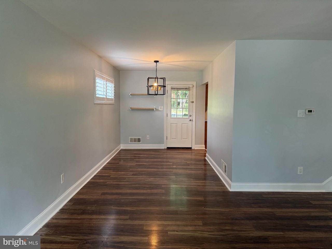98 S Iris St - Photo 7 of 16