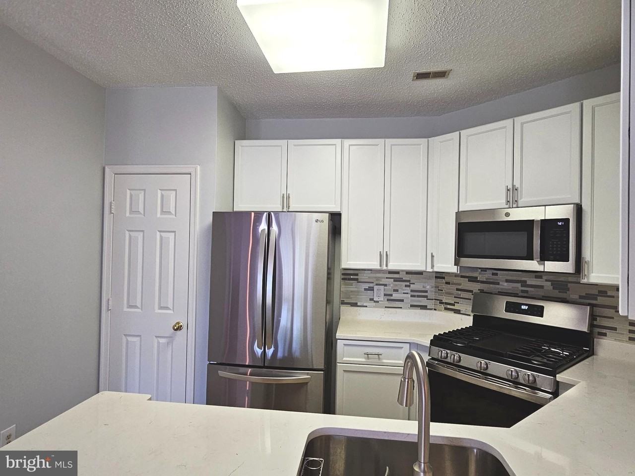 6005 Rosebud Ln #301 - Photo 2 of 26