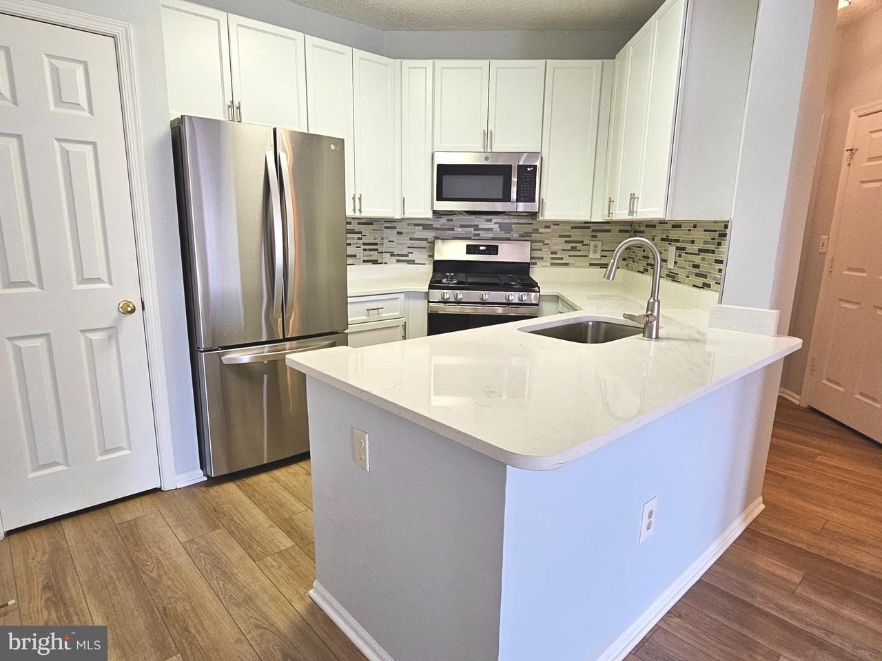 6005 Rosebud Ln #301 - Photo 4 of 26