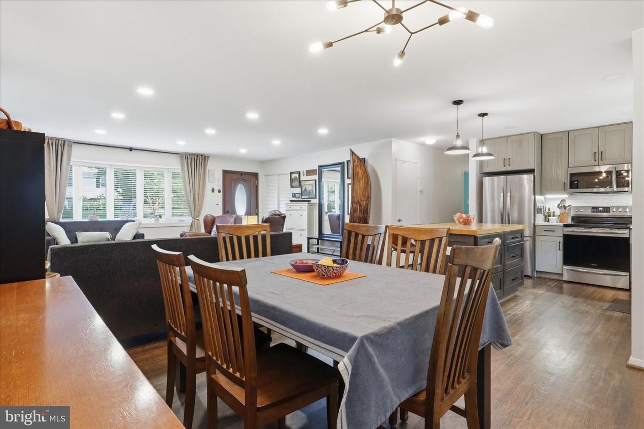 10703 Almond St - Photo 6 of 32