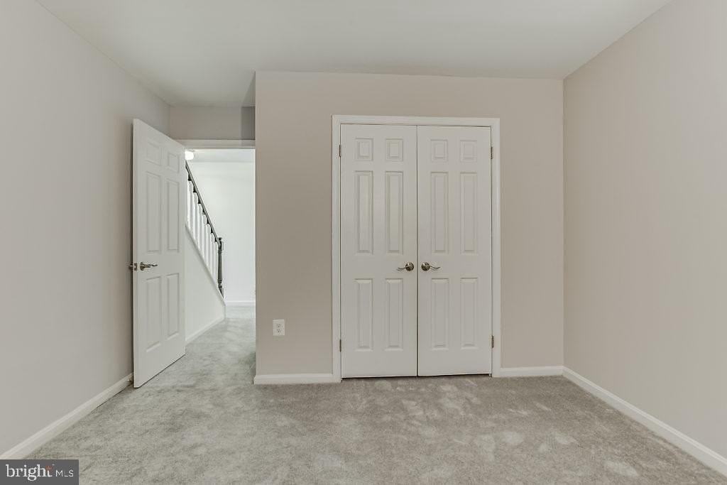 2866 Yarn Ct - Photo 4 of 45