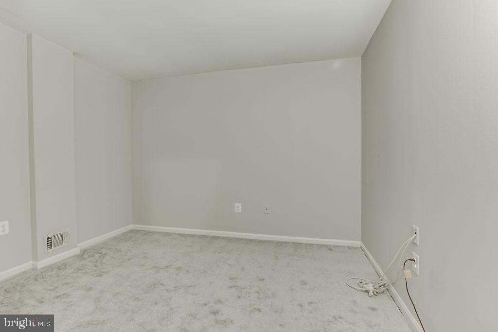 2866 Yarn Ct - Photo 5 of 45