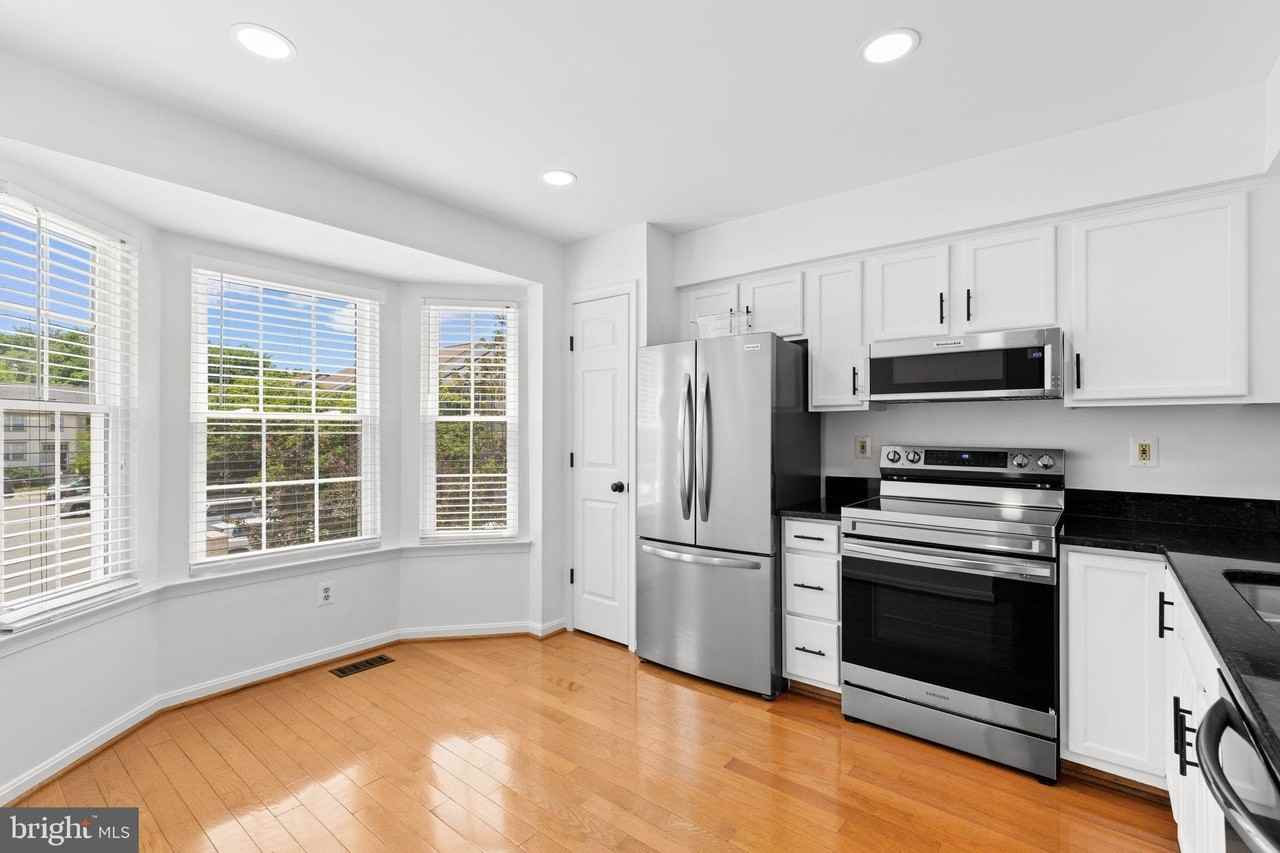 219 Frazer Dr - Photo 2 of 40