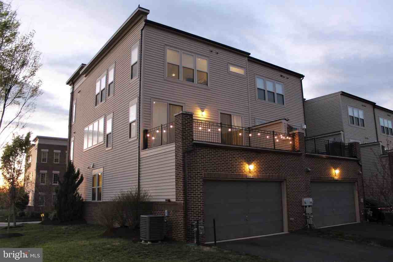 22816 Breezy Hollow Dr - Photo 3 of 36