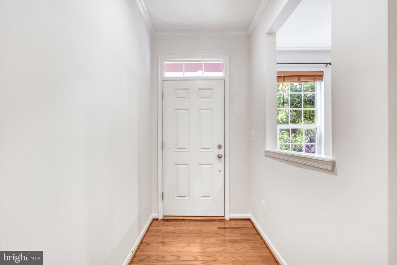 22653 Vienna Green Ter - Photo 4 of 50