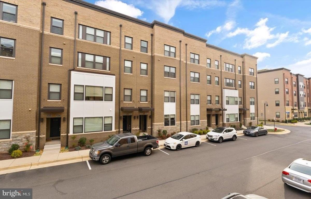 20532 Milbridge Ter - Photo 5 of 32