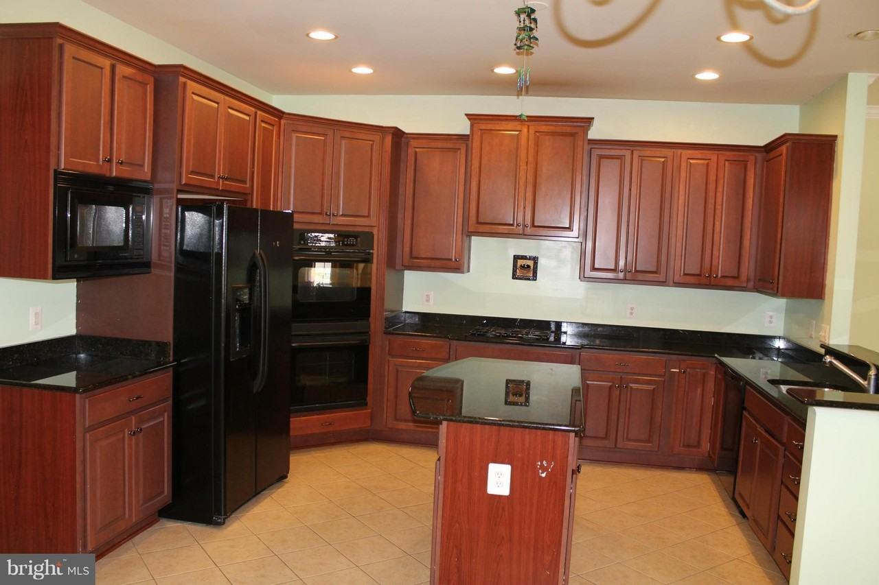 24907 Earlsford Dr - Photo 2 of 30