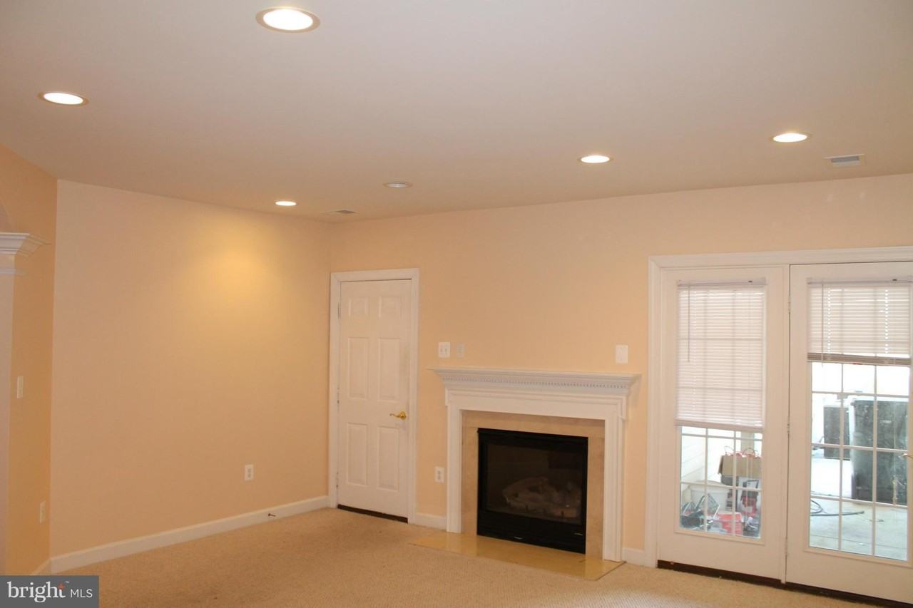 24907 Earlsford Dr - Photo 6 of 30