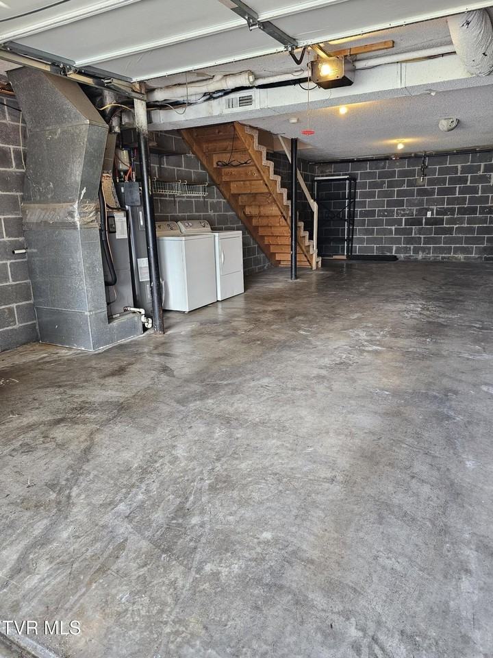 56 Tulip Grove Cir #1 - Photo 5 of 17