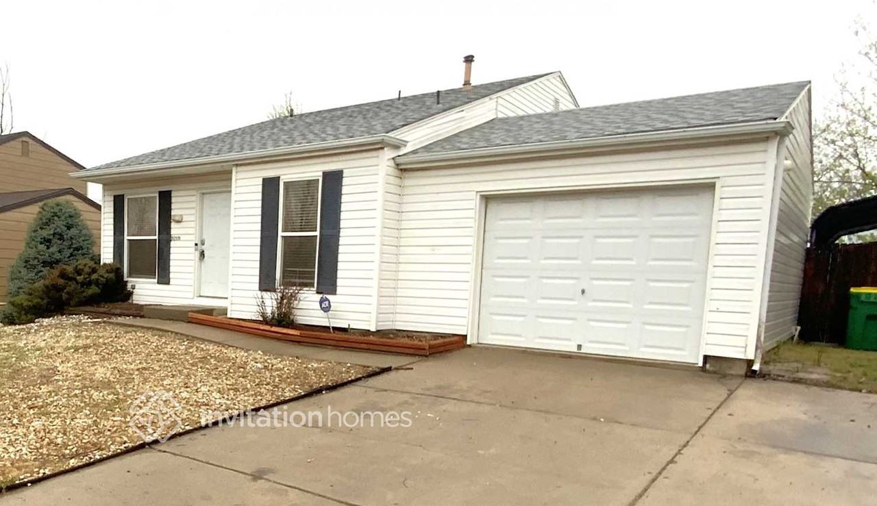 20355 E Buchanan Dr - Photo 2 of 17