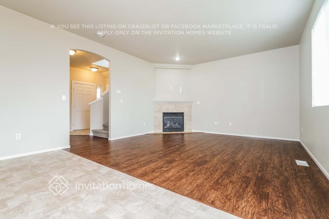 8109 207th St E - Photo 4 of 18