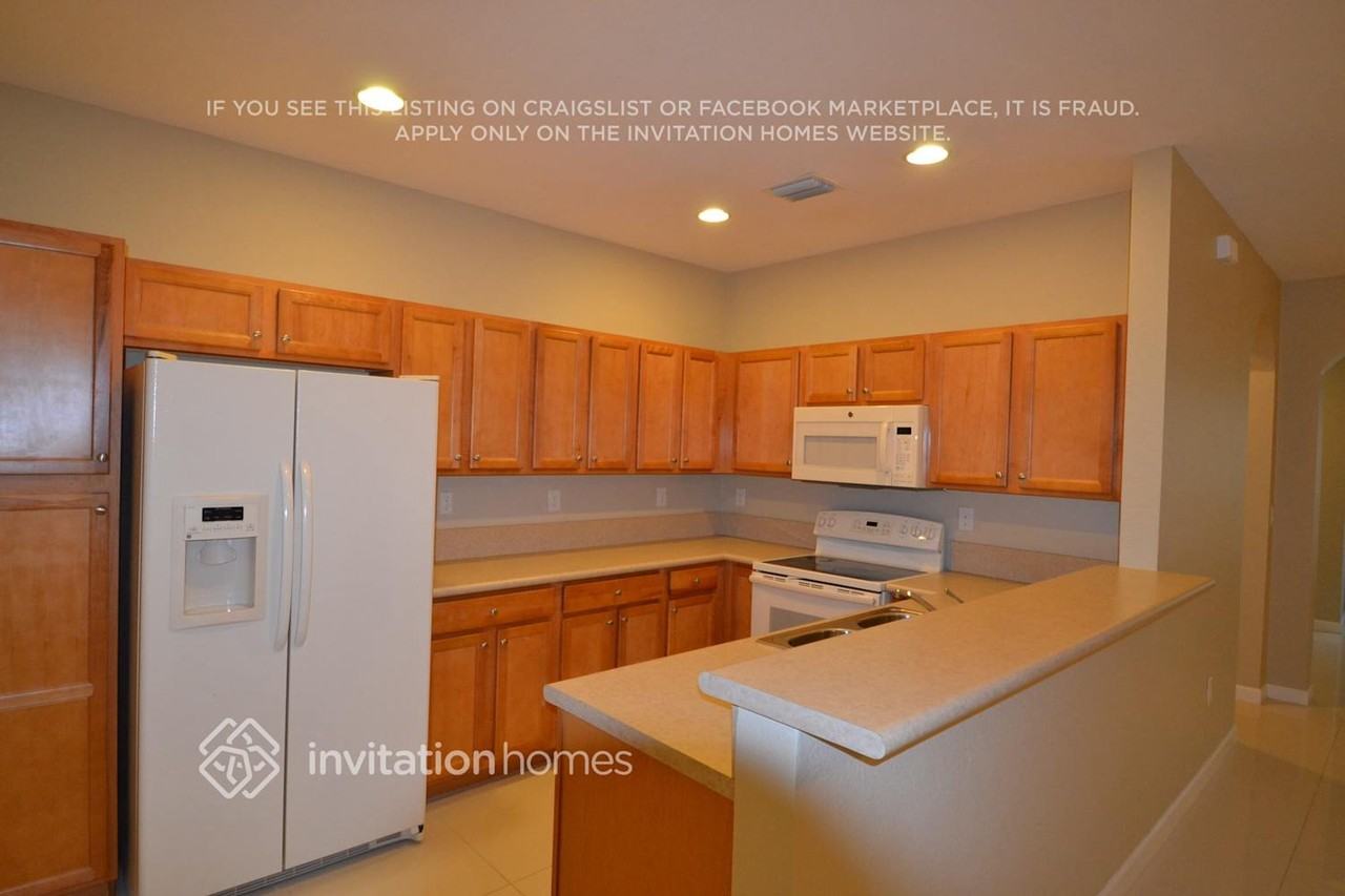 16850 Sw 95th St - Photo 3 of 8