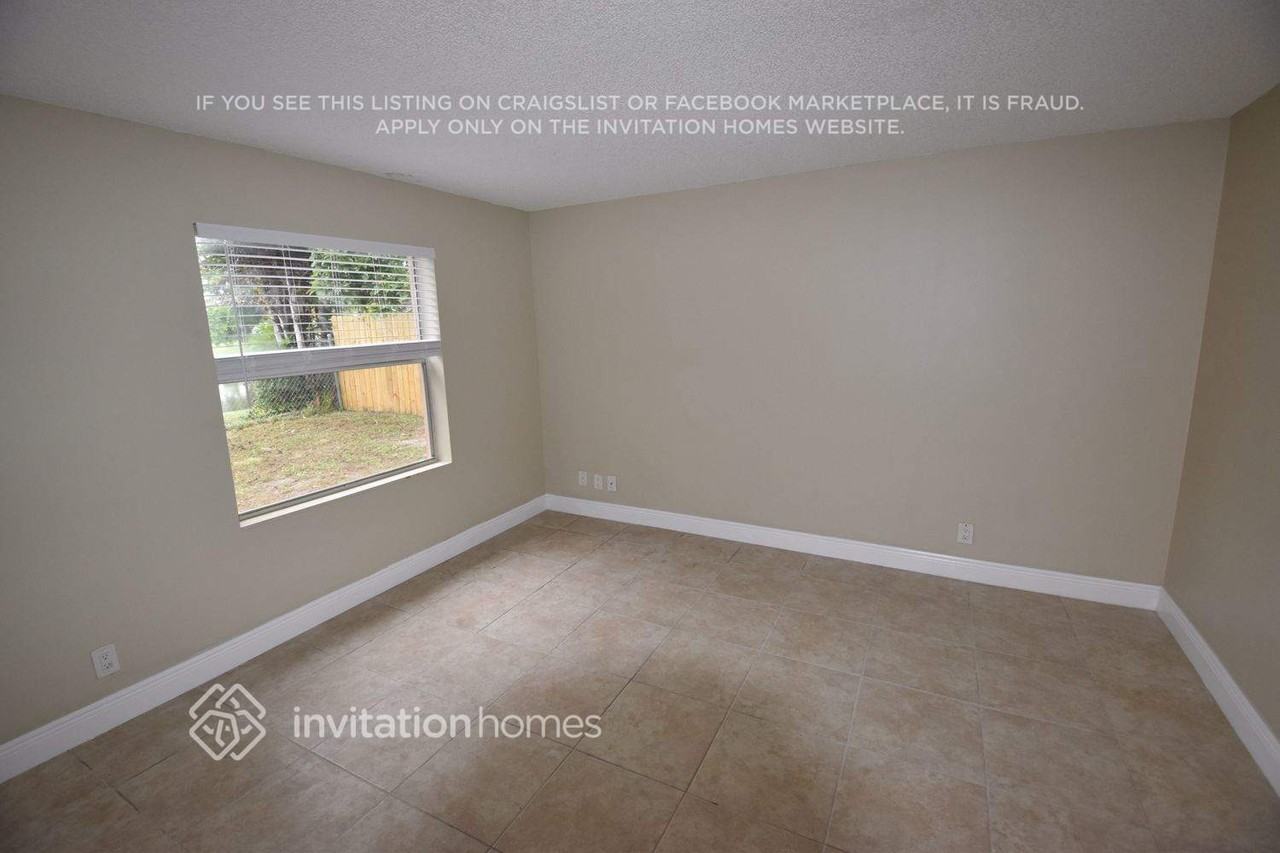 6098 Westfall Rd - Photo 3 of 9