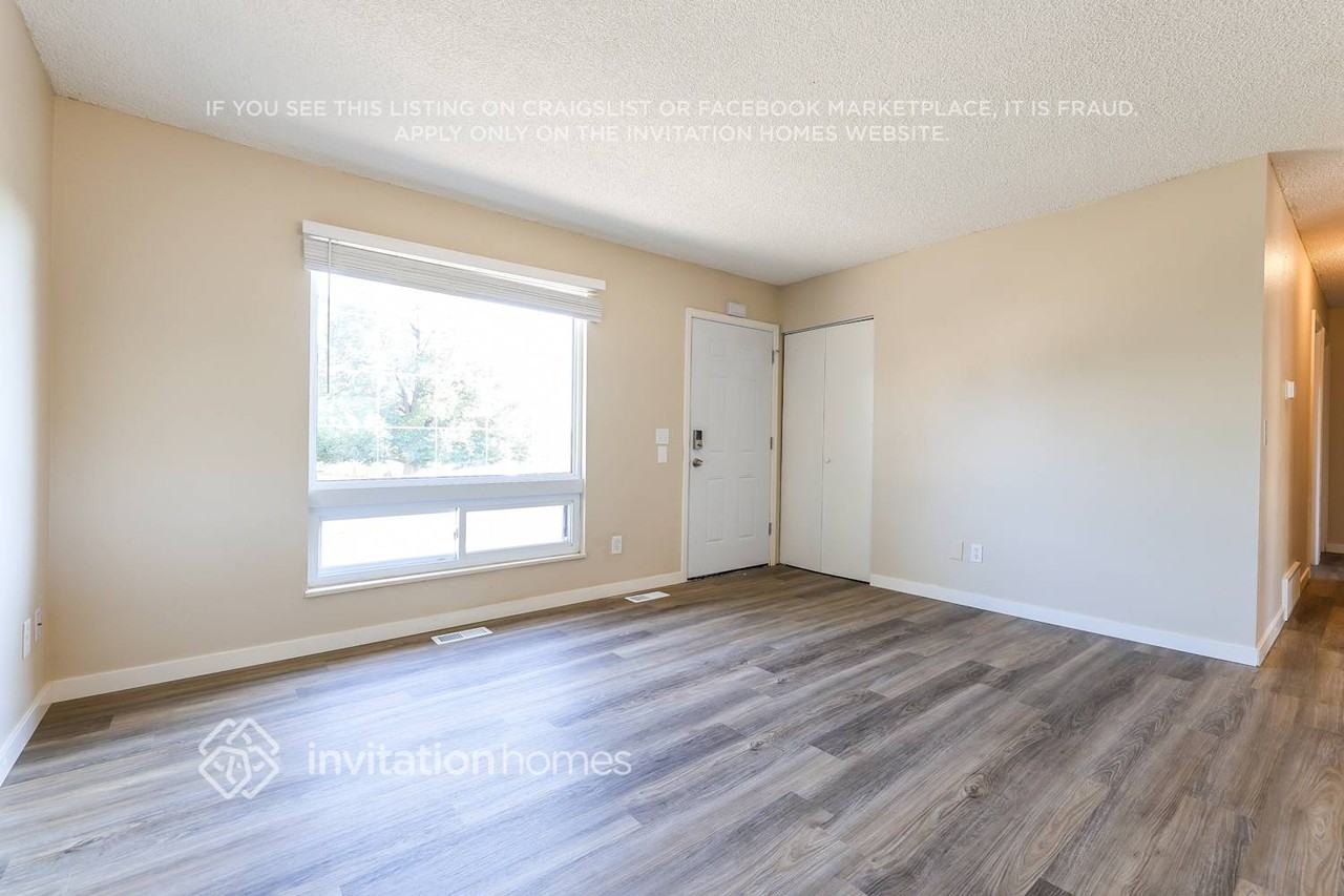 1530 S Salida Way - Photo 6 of 19