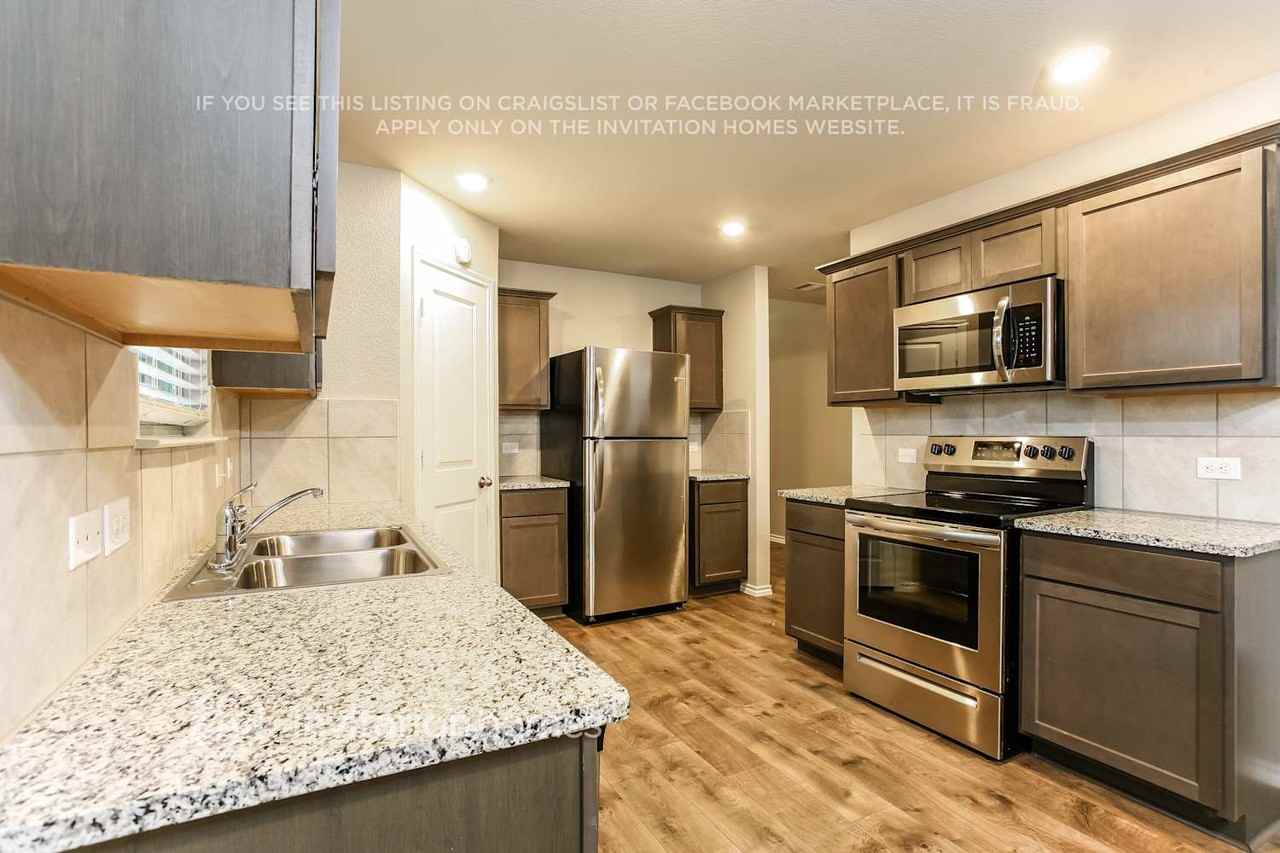 1804 Yale St - Photo 7 of 16